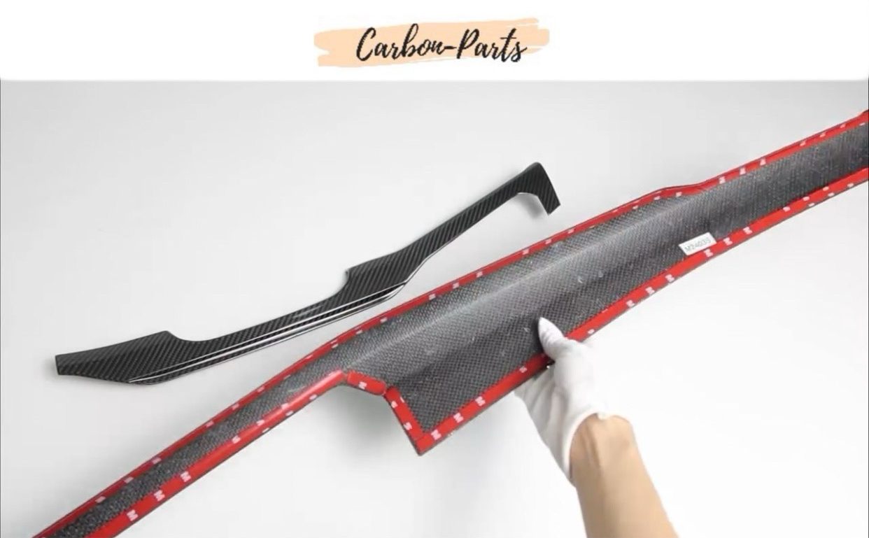 Echt-Carbon Cover für das Armaturenbrett passend für VW Golf 8, GTI, GTD, GTE, R