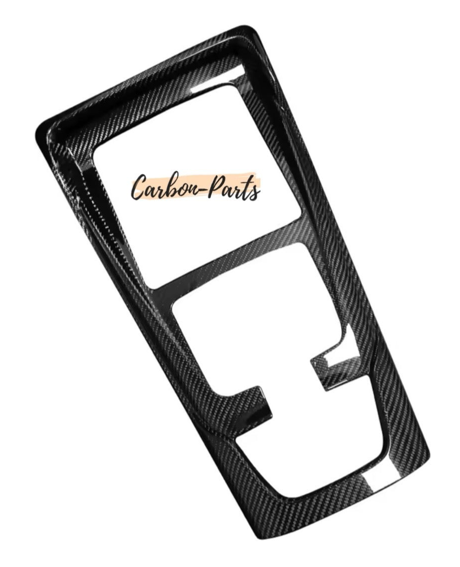 Echt-Carbon Cover Mittelkonsole passend für Mercedes Benz A35, A45, CLA35, CLA45 AMG (Vorfacelift bis Bj.2022)