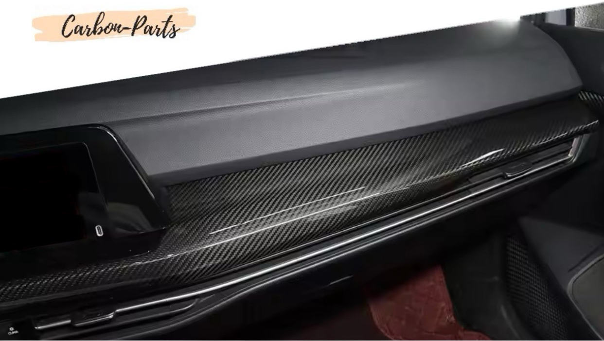 Echt-Carbon Cover für das Armaturenbrett passend für VW Golf 8, GTI, GTD, GTE, R