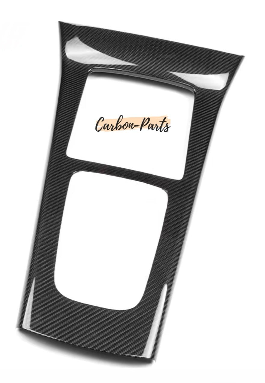Echt-Carbon Cover Mittelkonsole passend für Mercedes Benz A-Klasse & CLA (inklusive AMG-Modelle)   MOPF/Facelift ab Bj. 2023